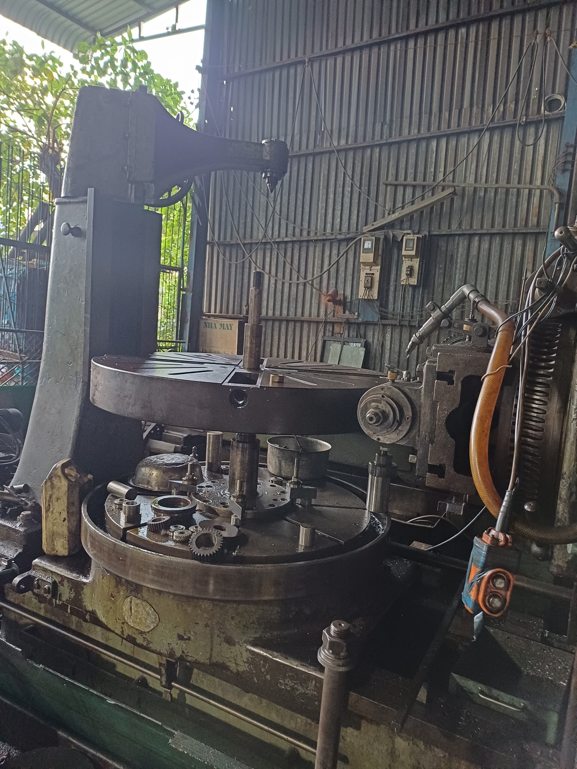 Machining machine
